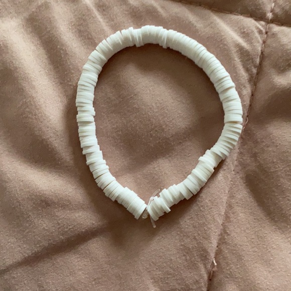 white bracelet - Picture 2 of 2